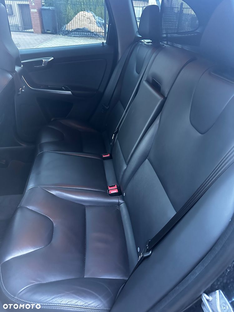Volvo XC 60 D4 Momentum Pro - 14