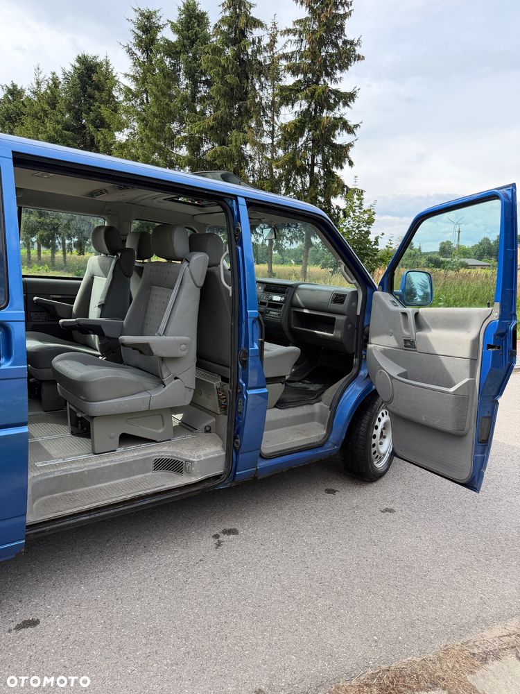 Volkswagen Multivan - 24
