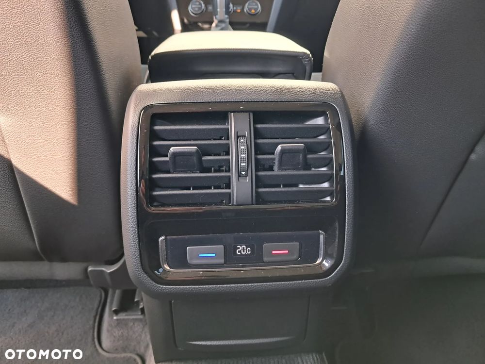 Volkswagen Passat - 15