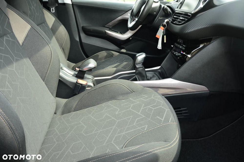 Peugeot 2008 PureTech 82 Style - 23