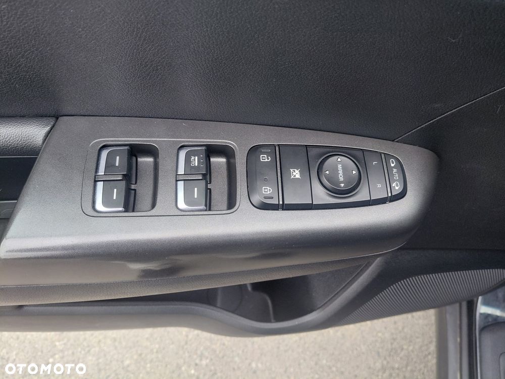 Kia Sportage 2.0 CRDI 4WD Fifa World Cup Edition - 12