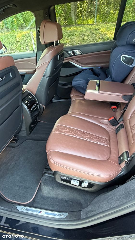 BMW X7 M50i sport - 13
