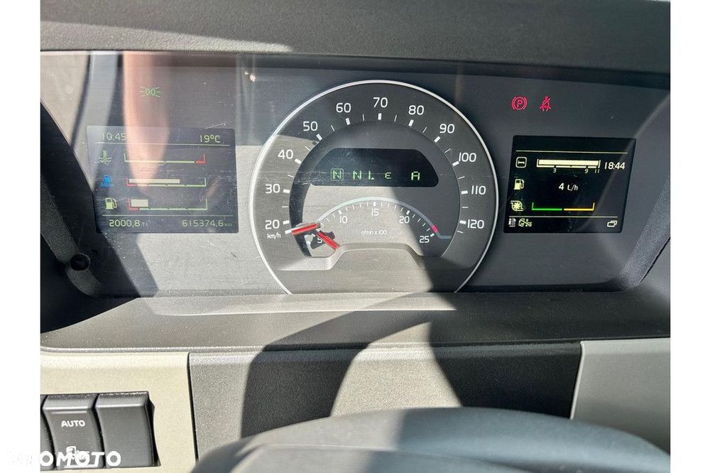 Volvo FM330 4X2 EURO6 + VEB - 19