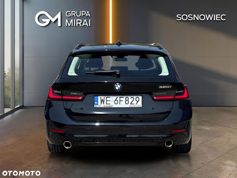 BMW Seria 3 320i Sport Line - 4