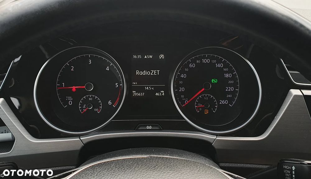 Volkswagen Touran - 2