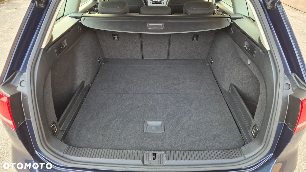 Volkswagen Passat - 9