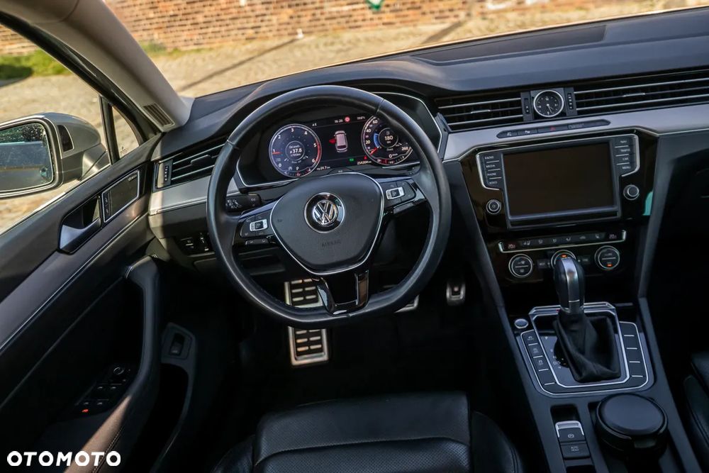 Volkswagen Passat Variant 2.0 TDI SCR 4Motion DSG Highline - 38