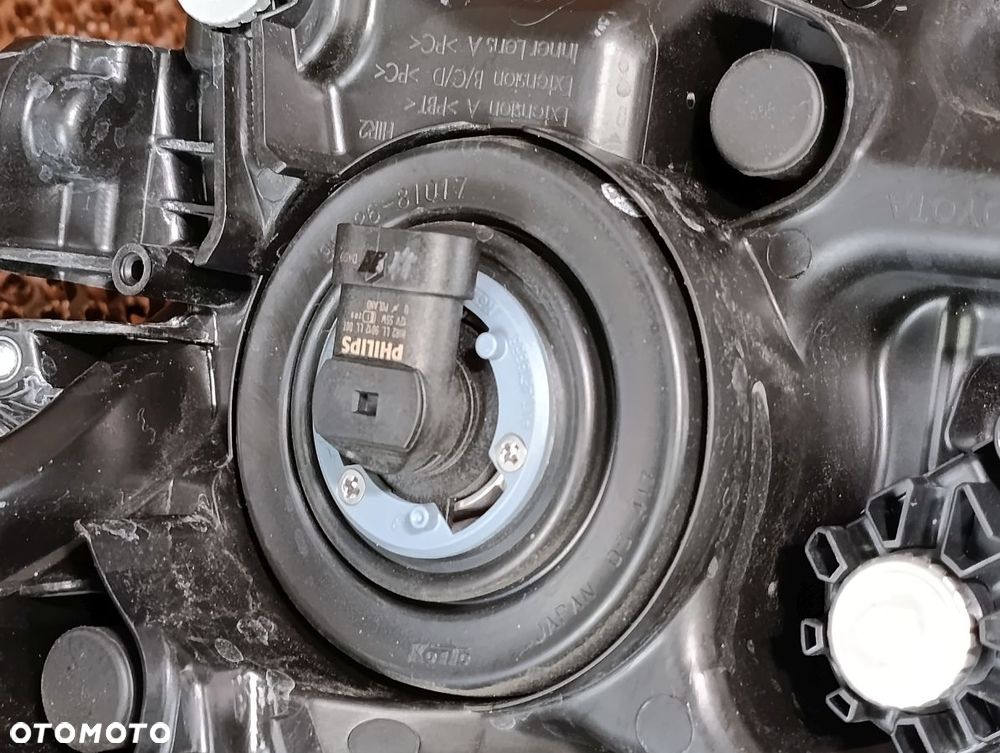 TOYOTA COROLLA E21 Sedan od 2022r Lampa Przód Prawa Lewa - 5