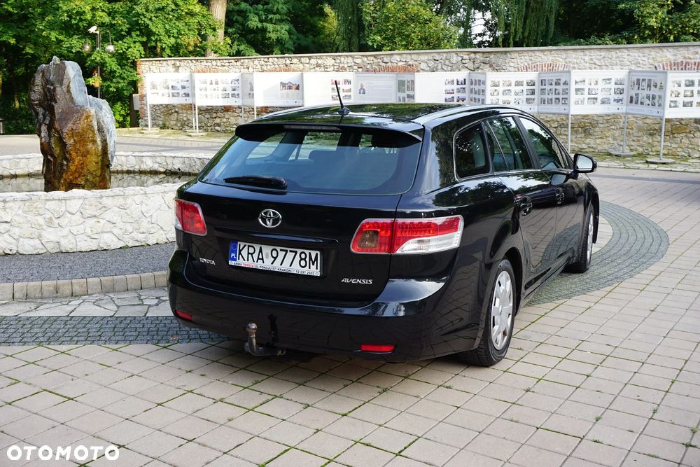 Toyota Avensis - 5