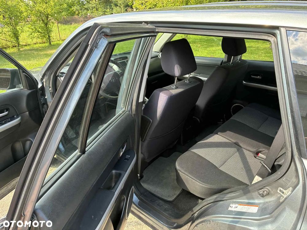 Suzuki Grand Vitara 2.7 V6 - 8