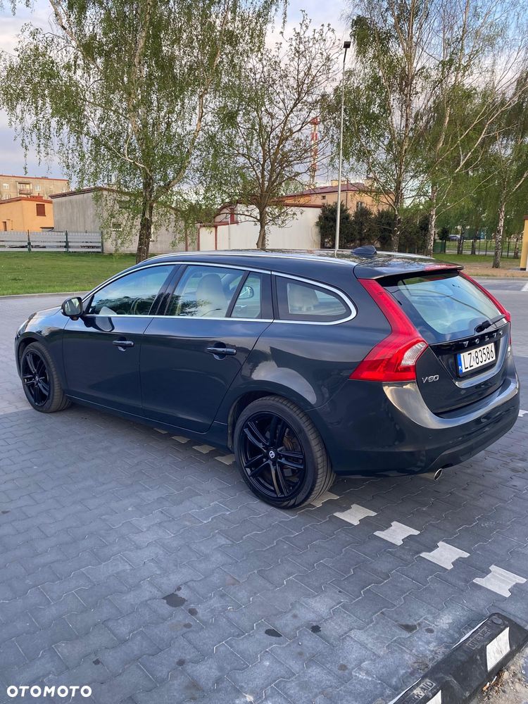 Volvo V60 D5 AWD Summum - 7