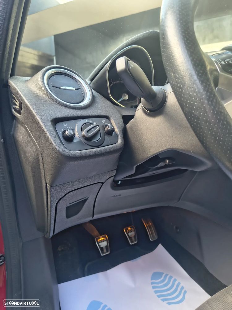 Ford Fiesta 1.0 EcoBoost S&S ST-LINE - 23