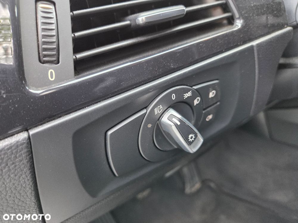 BMW Seria 3 318i - 12