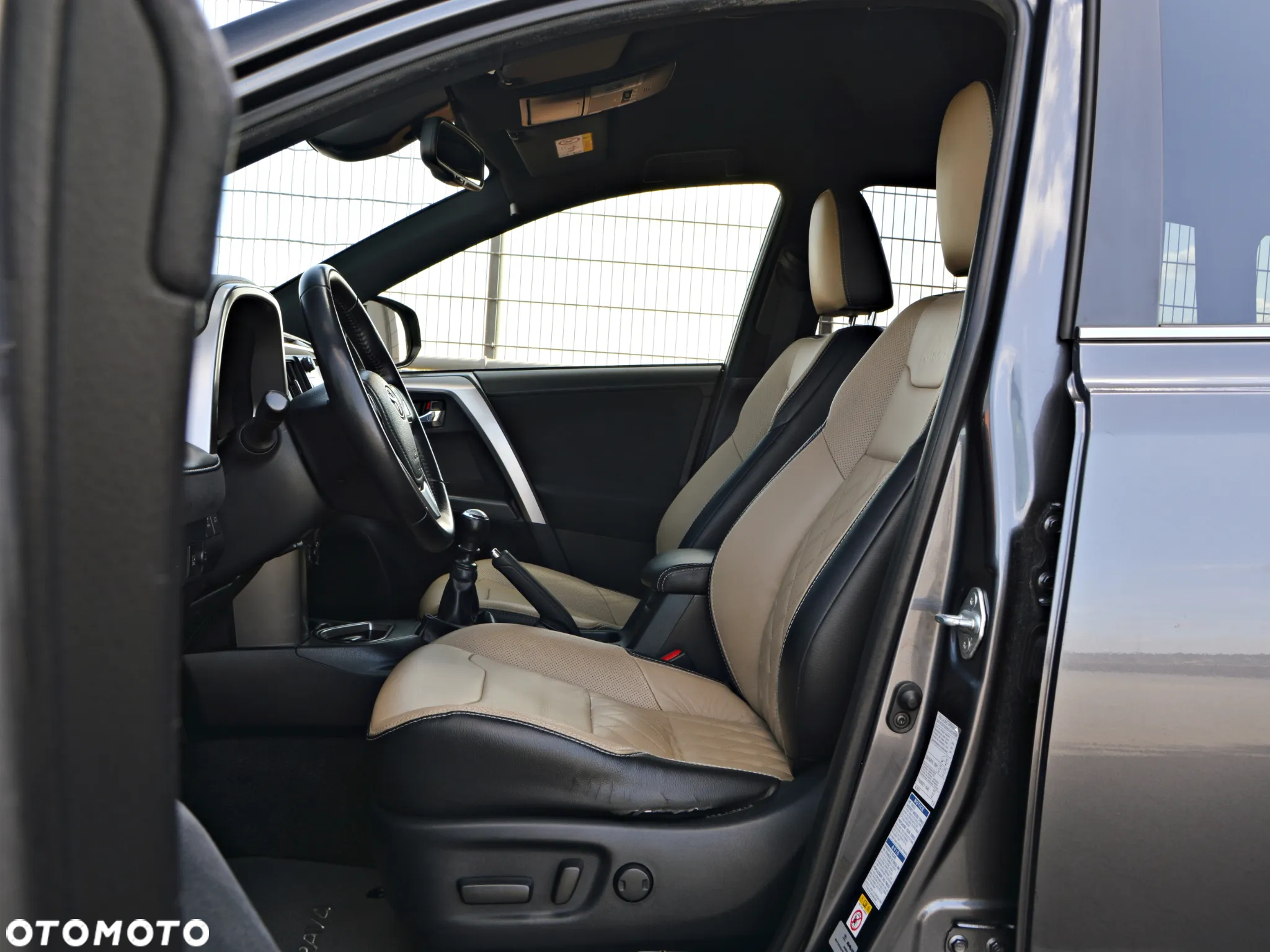 Toyota RAV4 - 5