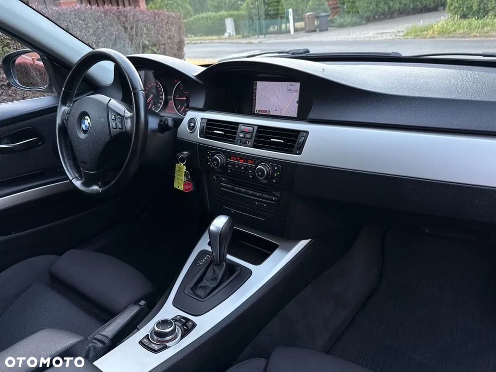 BMW Seria 3 320d Efficient Dynamics Sport Line - 35