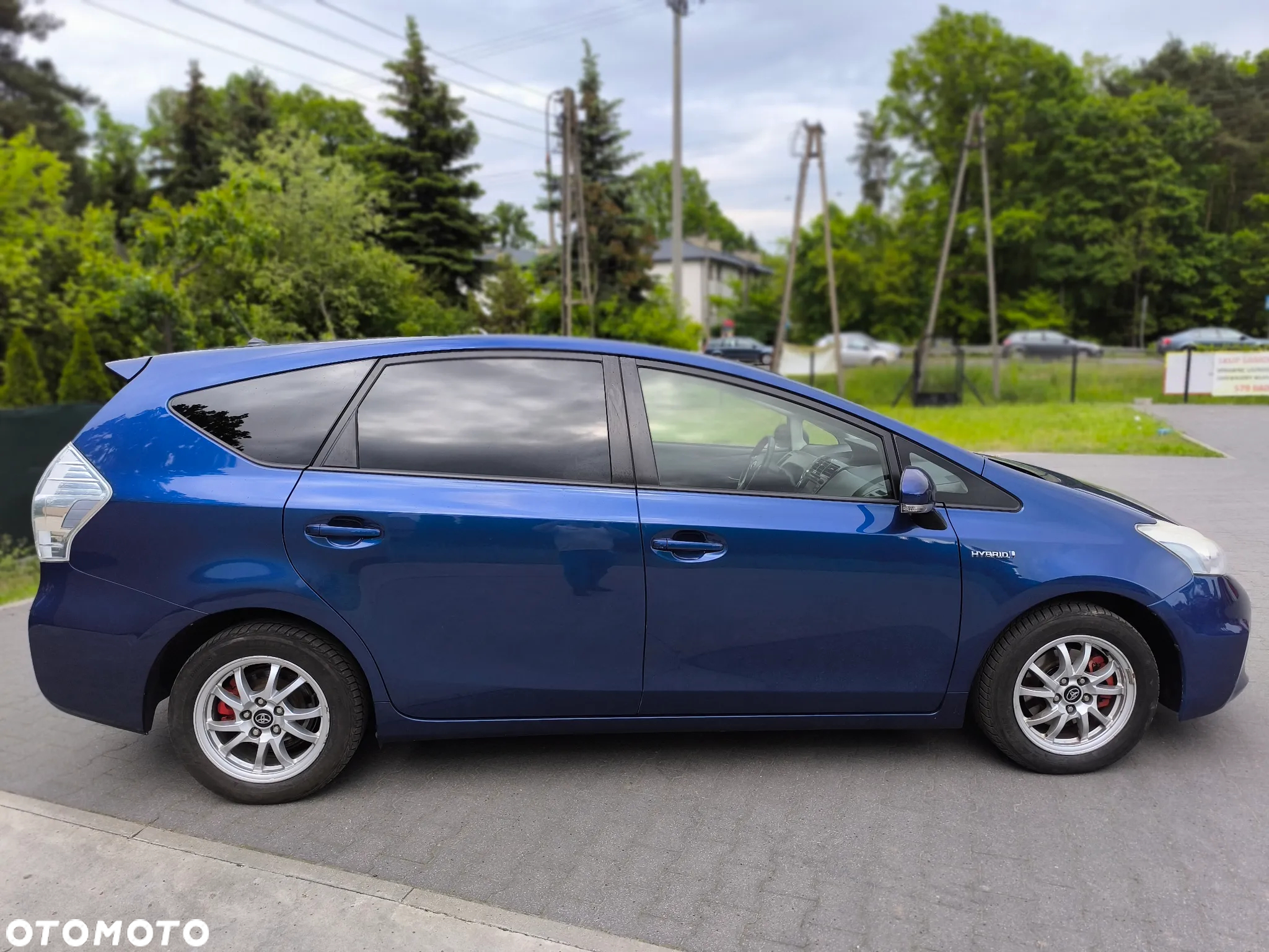 Toyota Prius+ (Hybrid) - 4