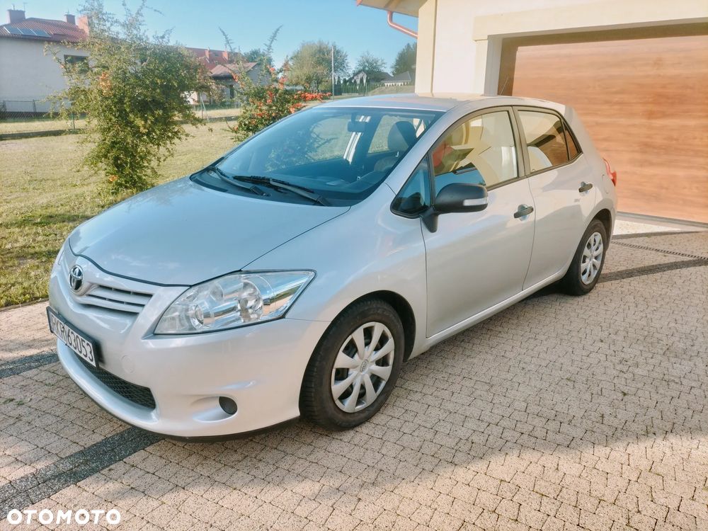 Toyota Auris - 1