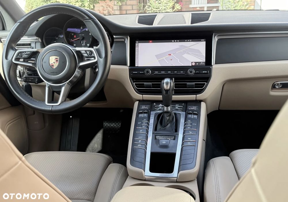 Porsche Macan - 11