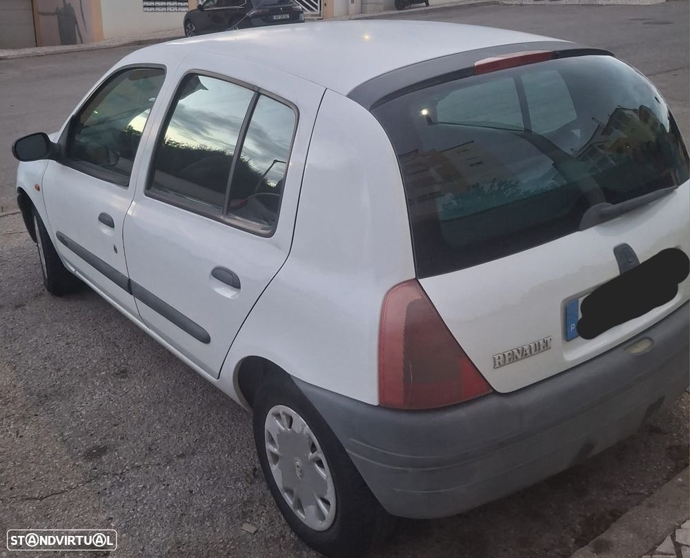 Renault Clio - 6