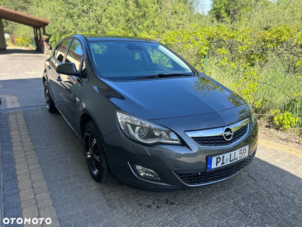Opel Astra 1.4 Turbo 150 Jahre - 22