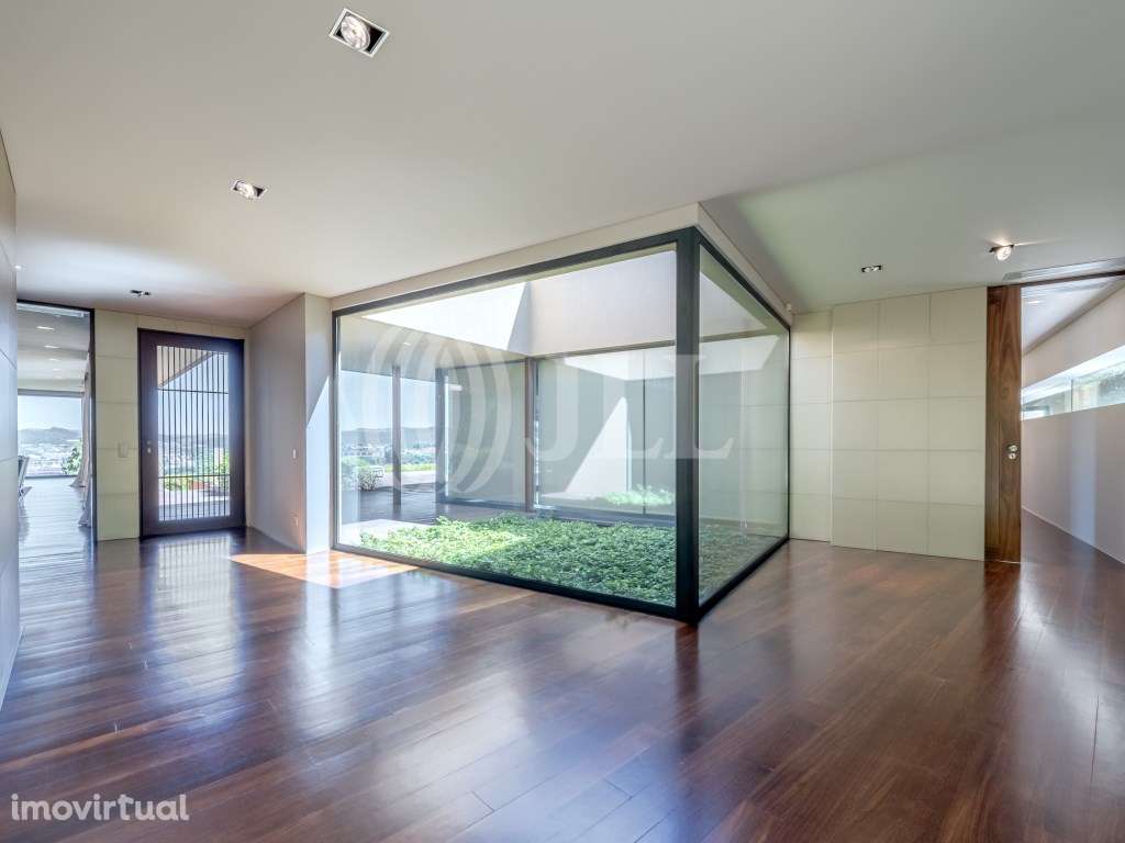 Moradia T5 com piscina e garagem, na Penha, Guimarães - Grande imagem: 2/34