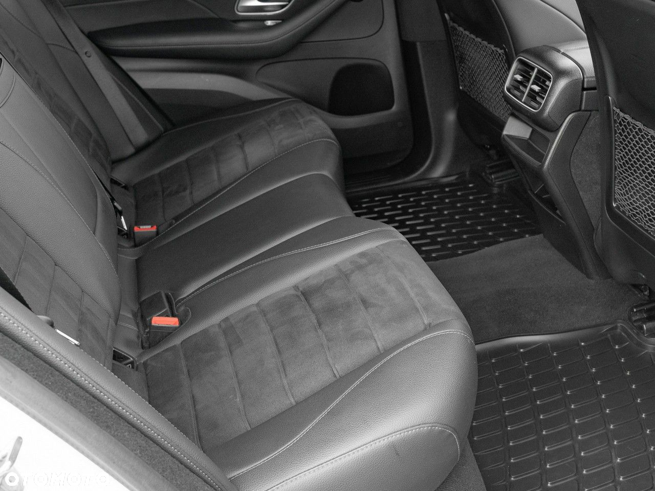 Mercedes-Benz GLE 300 d 4-Matic - 32