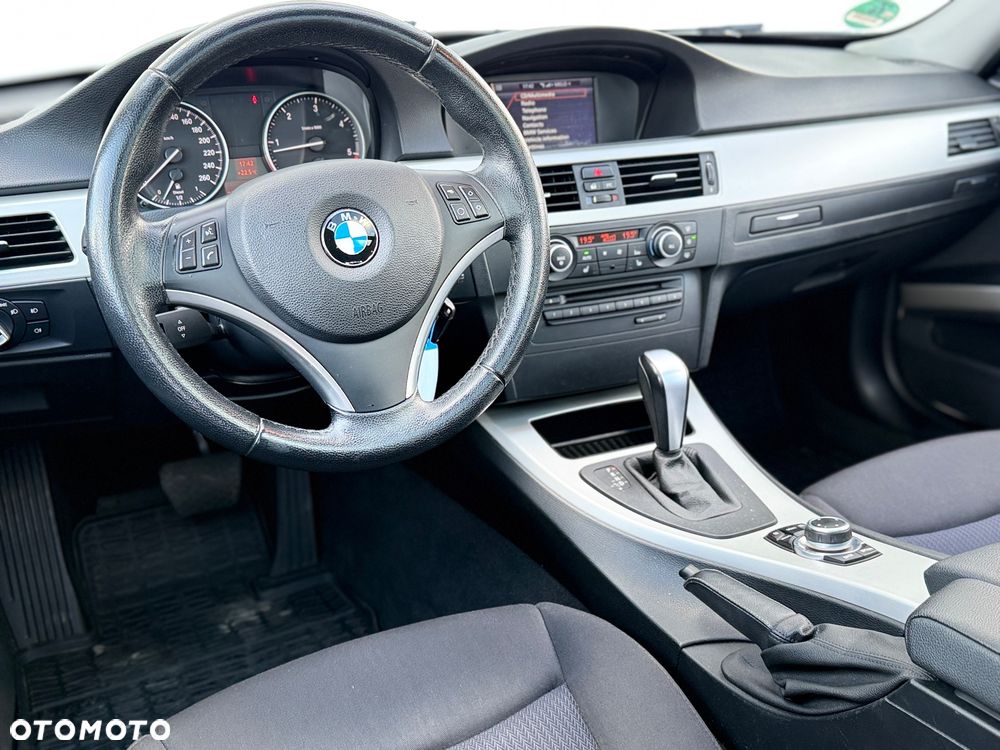 BMW Seria 3 318d DPF - 29