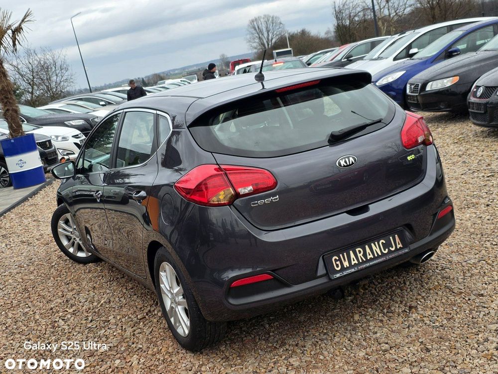 Kia Ceed - 12