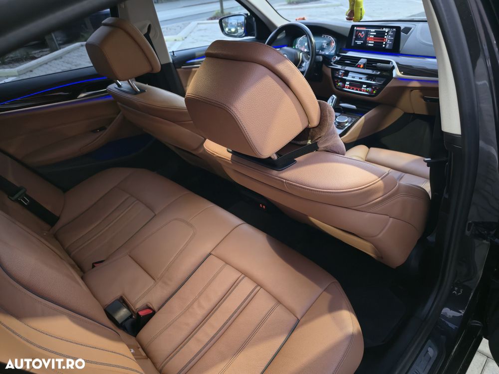 BMW Seria 5 520d xDrive Touring Aut. Luxury Line - 10