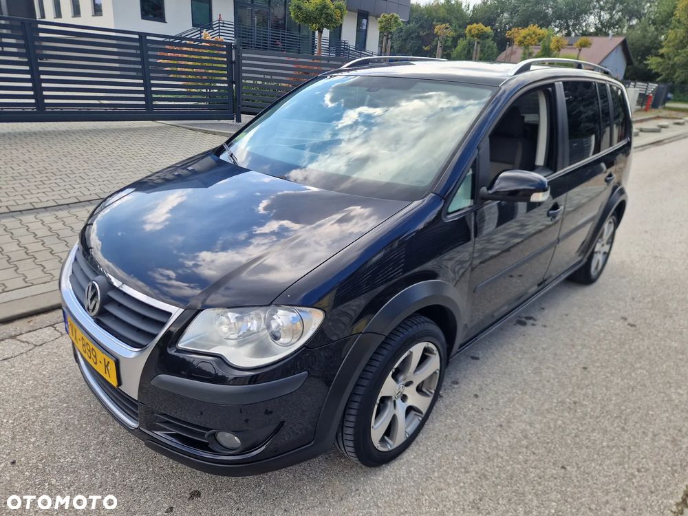 Volkswagen Touran 1.4 TSI DSG Cross - 28