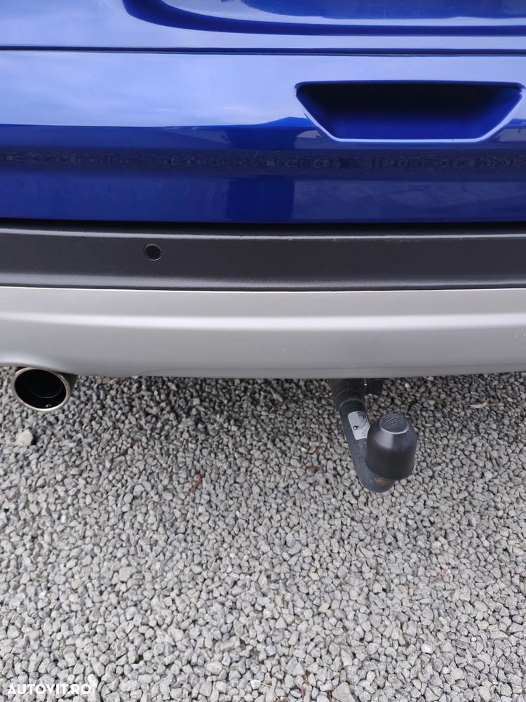 Ford Kuga 1.6 EcoBoost 2x4 Titanium - 9