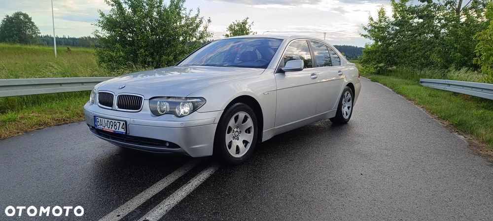 BMW Seria 7 745i - 1