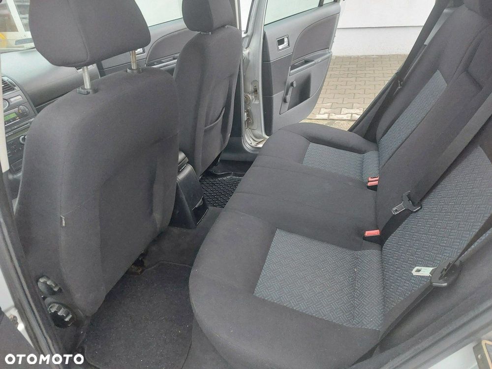 Ford Mondeo - 8