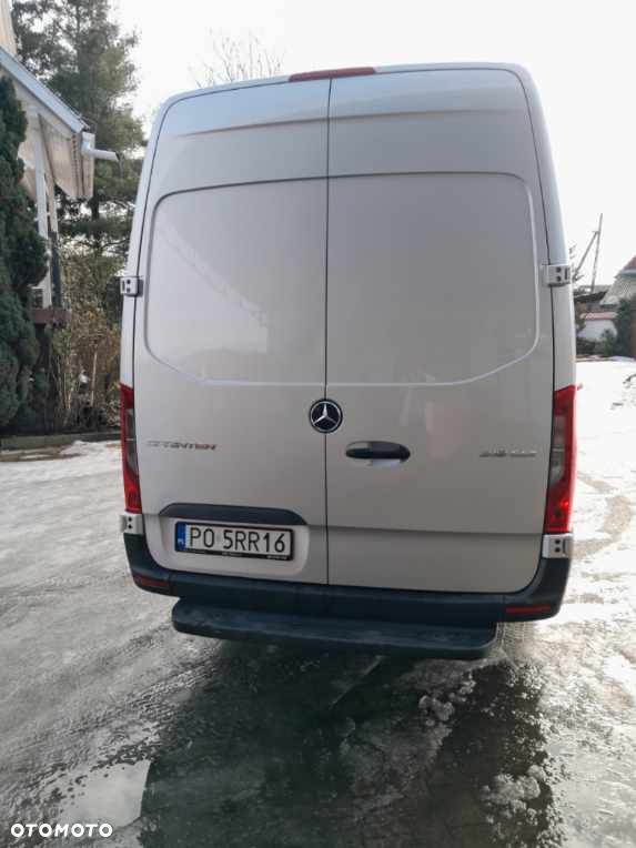 Mercedes-Benz Sprinter - 2