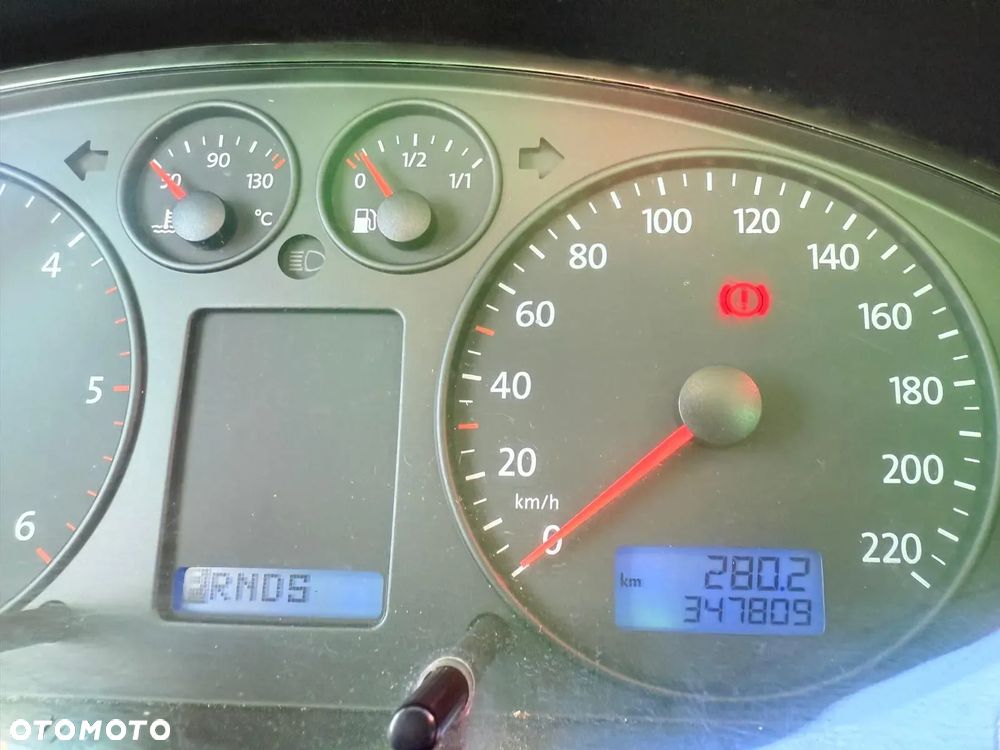 Volkswagen Caravelle - 24