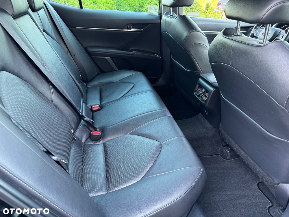 Toyota Camry 2.5 Hybrid Executive CVT - 18