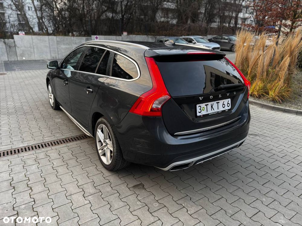 Volvo V60 D6 AWD Plug-in Hybrid Summum - 5