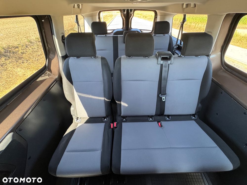 Opel Vivaro - 10