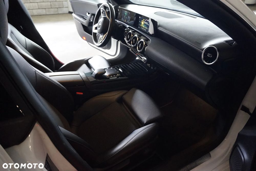 Mercedes-Benz CLA 250 E 8G-DCT - 21