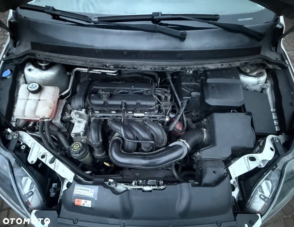 Ford Focus 1.6 16V Connection - 29