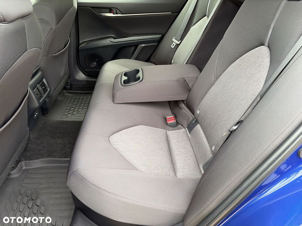 Toyota Camry 2.5 Hybrid Comfort CVT - 6