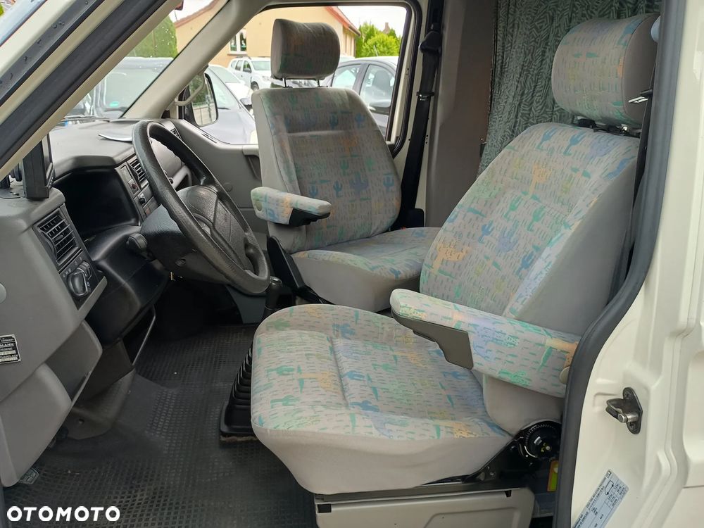 Volkswagen Transporter - 14