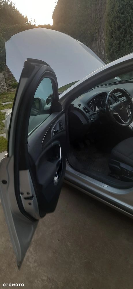 Opel Insignia - 10