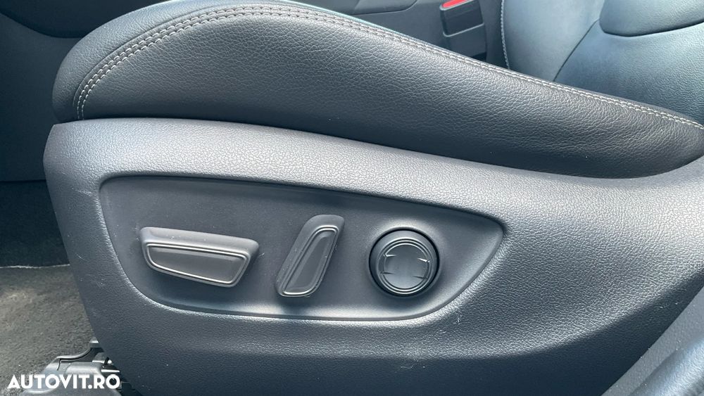 Toyota RAV4 2.0P CVT AWD Luxury - 33