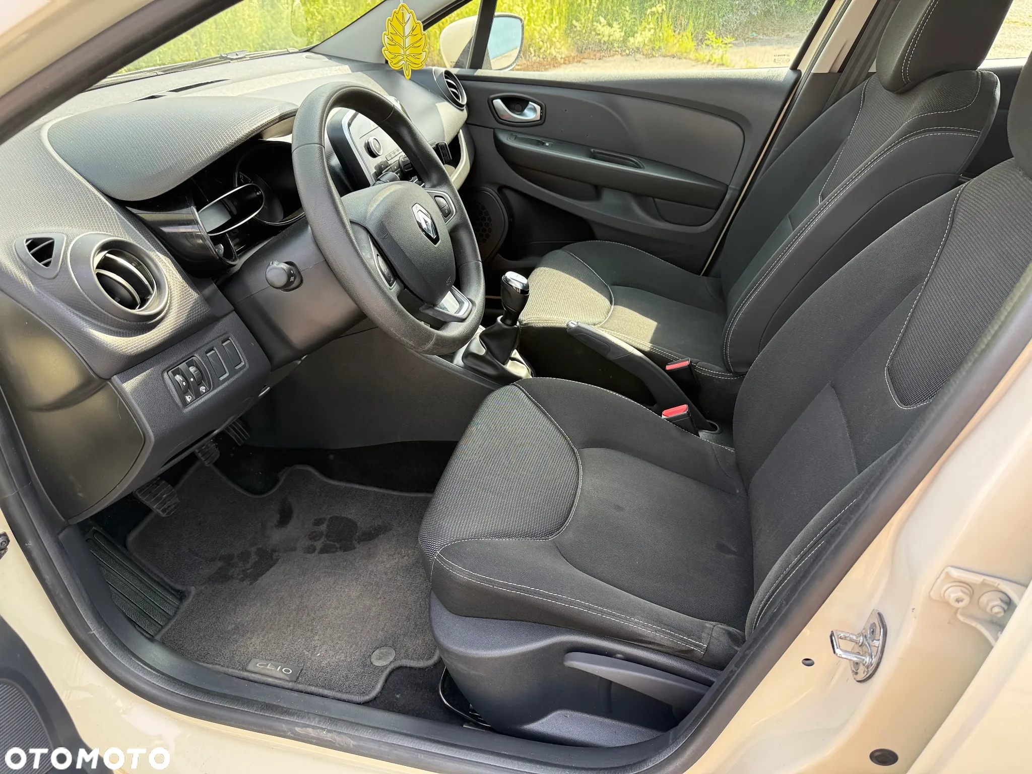 Renault Clio 1.2 16V 75 Life - 11