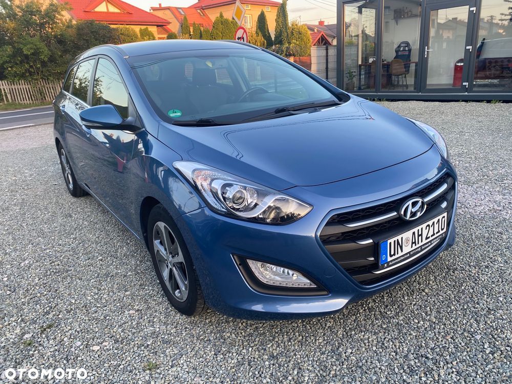 Hyundai i30 blue Kombi 1.4 YES Gold - 8