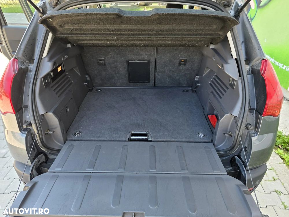 Peugeot 3008 1.6 HDI Confort Pack - 14