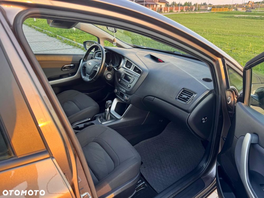 Kia Ceed 1.4 L - 17