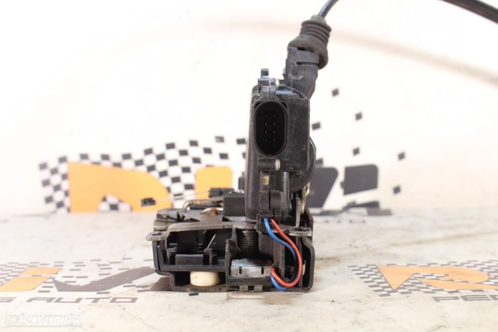 Fecho Da Porta Frente Direita Volkswagen Golf Iv (1J1)  3B2837016a / F - 2