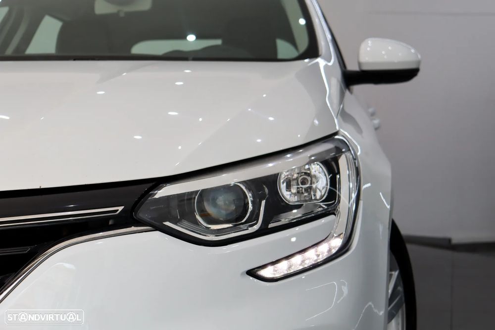 Renault MEGANE 4 - 4
